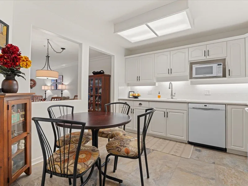 105 15340 19A AVENUE - photo 3 of 25