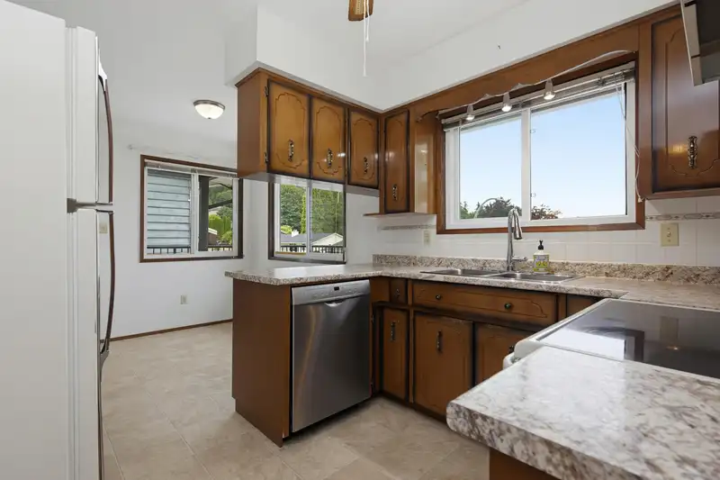 34865 MCLEOD AVENUE - photo 4 of 40