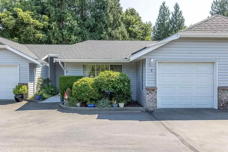 5 33020 MACLURE ROAD - photo 2 of 28