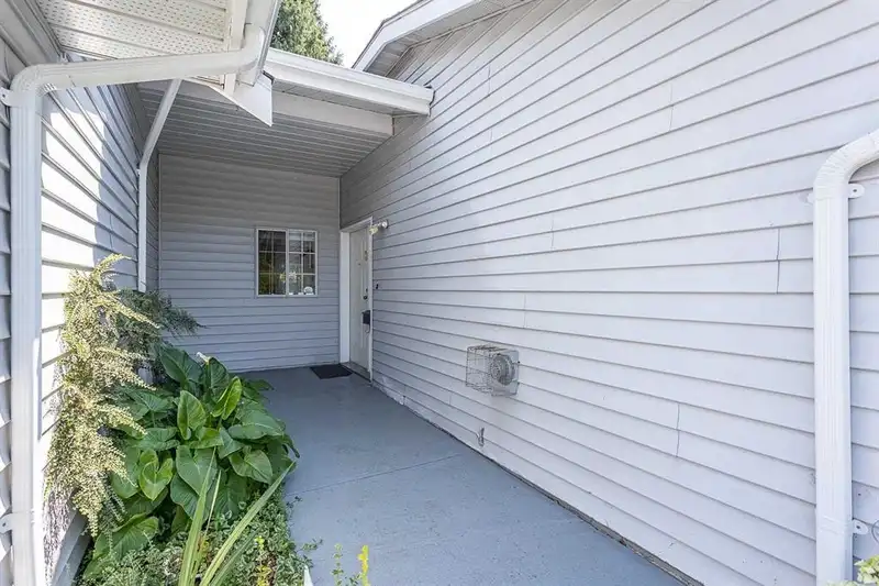 5 33020 MACLURE ROAD - photo 3 of 28