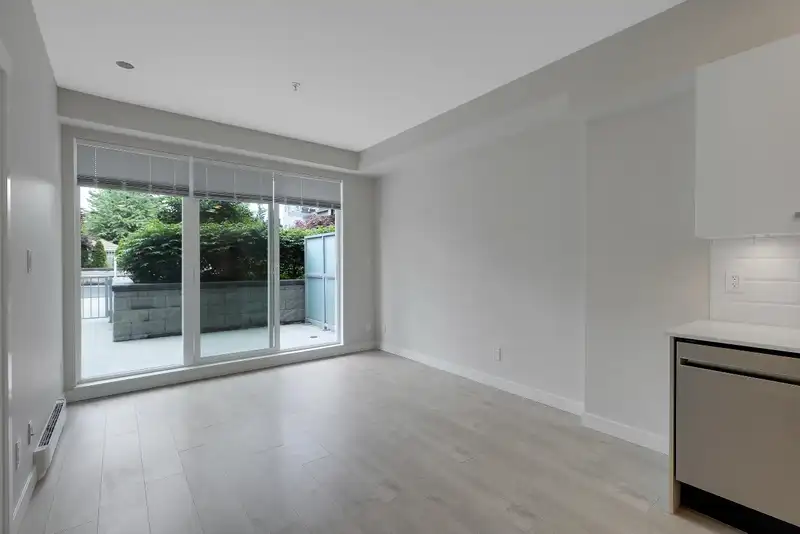 114 10838 WHALLEY BOULEVARD - photo 3 of 28