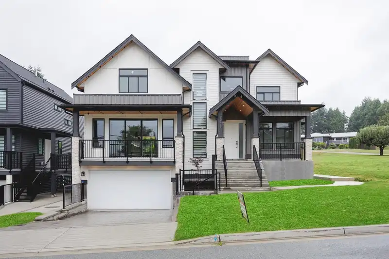 2673 SUNNYSIDE STREET - photo 1 of 40