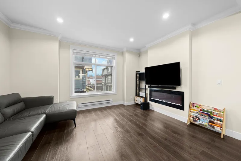 19 6033 WILLIAMS ROAD - photo 2 of 25