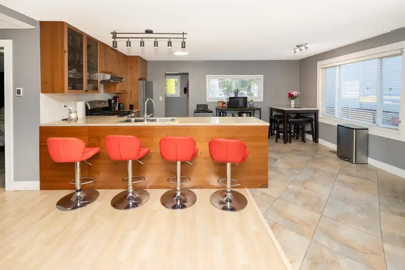 11641 212 STREET - photo 3 of 32