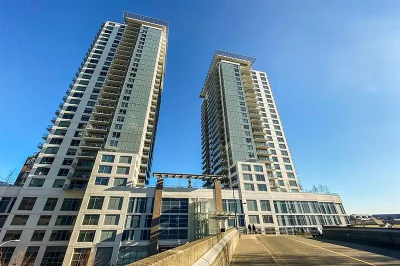 1307 908 QUAYSIDE DRIVE - photo 1 of 13