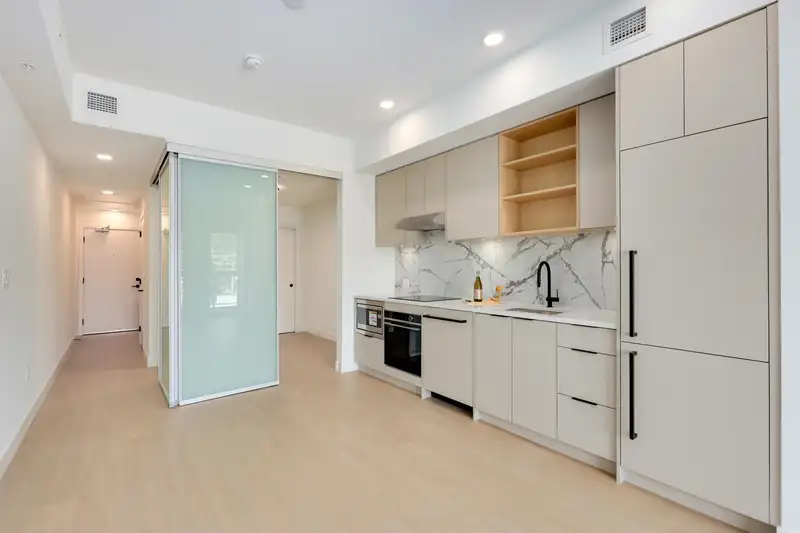 663 422 E 3RD STREET - photo 4 of 30