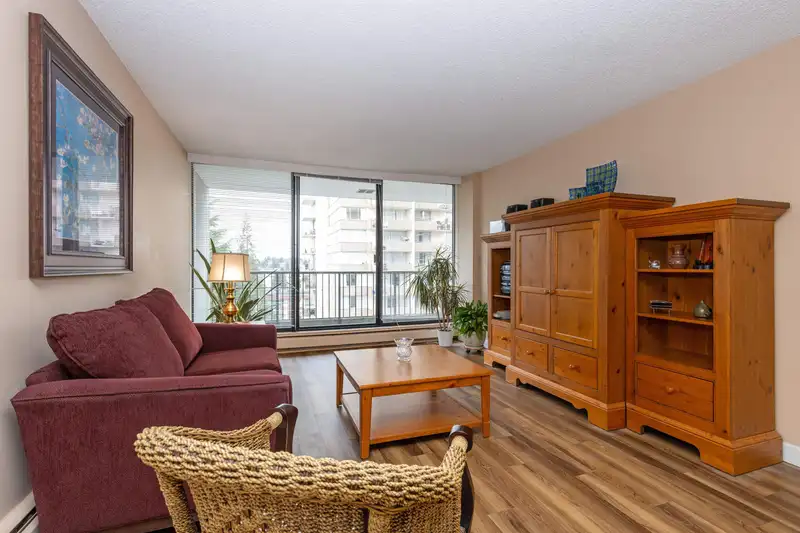 702 710 SEVENTH AVENUE - photo 4 of 24