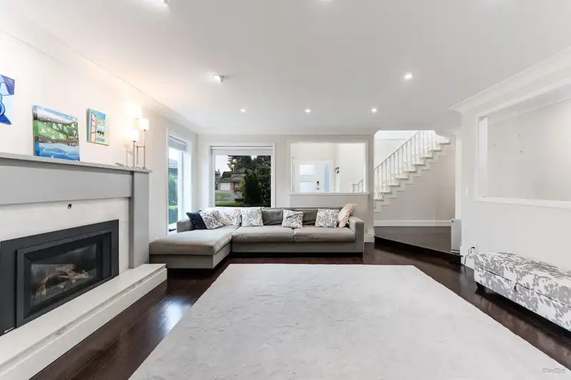 4266 FORTUNE AVENUE - photo 3 of 28