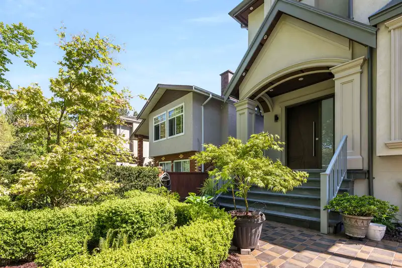 6150 ST. CATHERINES STREET - photo 3 of 40