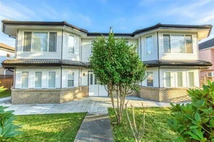 12446 72 AVENUE - photo 1 of 40