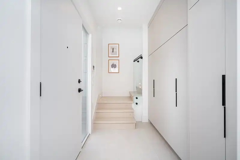 2462 ADANAC STREET - photo 3 of 20