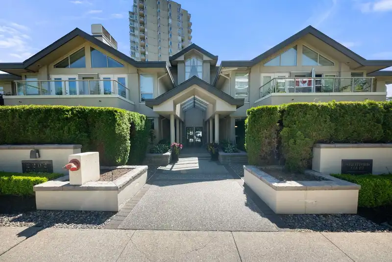 101 2202 MARINE DRIVE - photo 1 of 34