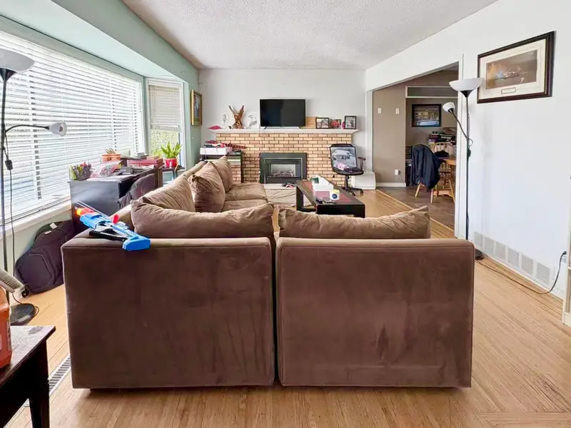 11074 146 STREET - photo 3 of 16