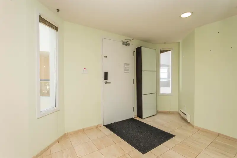 502 5733 CAMBIE STREET - photo 3 of 40