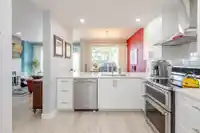 402 1785 MARTIN DRIVE - thumbnail 13