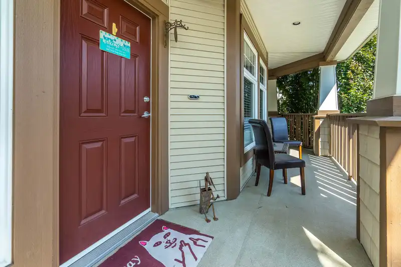 19099 68 AVENUE - photo 3 of 37
