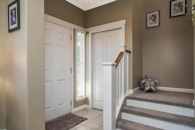 19099 68 AVENUE - photo 4 of 37