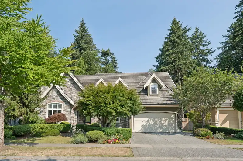 14185 33 AVENUE - photo 2 of 40