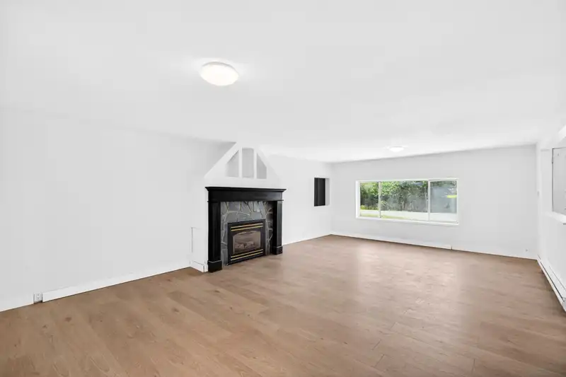 12822 229 STREET - photo 4 of 16