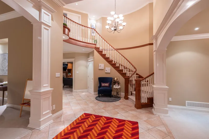 2122 138 STREET - photo 3 of 22