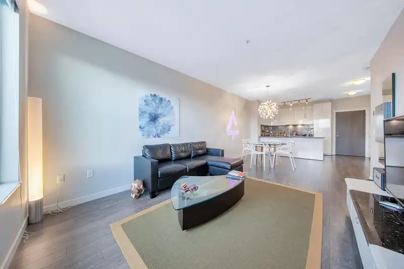 521 9311 ALEXANDRA ROAD - photo 2 of 27