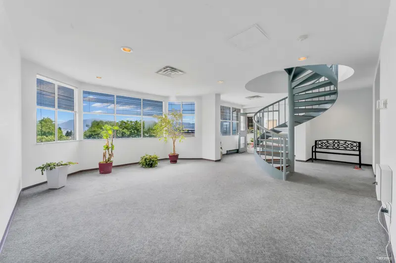 2603 6540 BURLINGTON AVENUE - photo 3 of 25