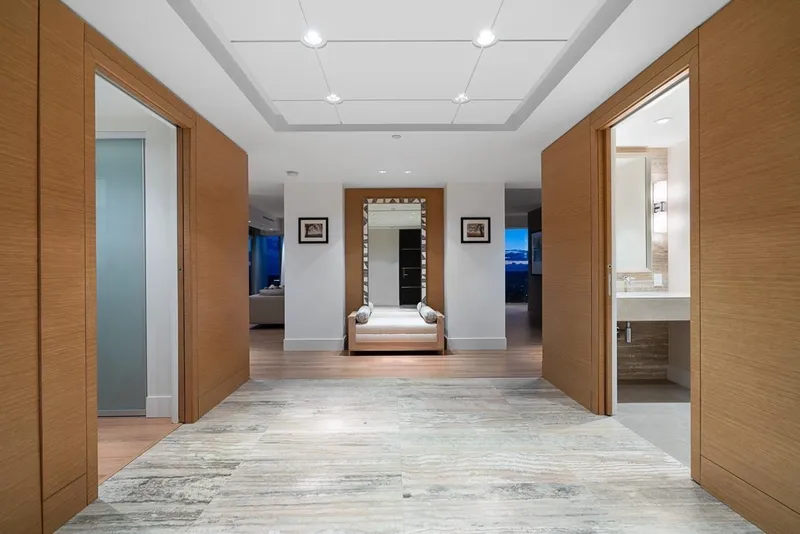 4601 667 HOWE STREET - photo 2 of 17