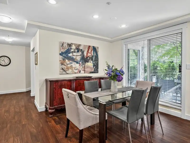 109 1283 PARKGATE AVENUE - photo 4 of 25