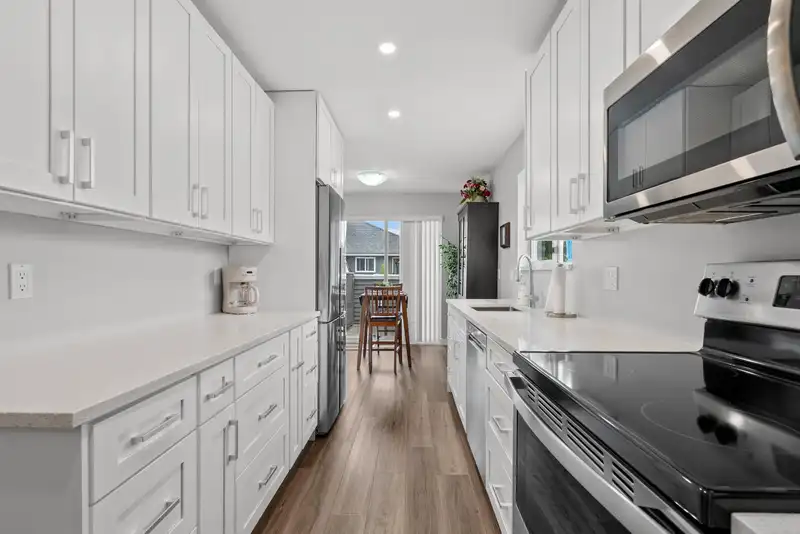 2 6320 48A AVENUE - photo 3 of 40