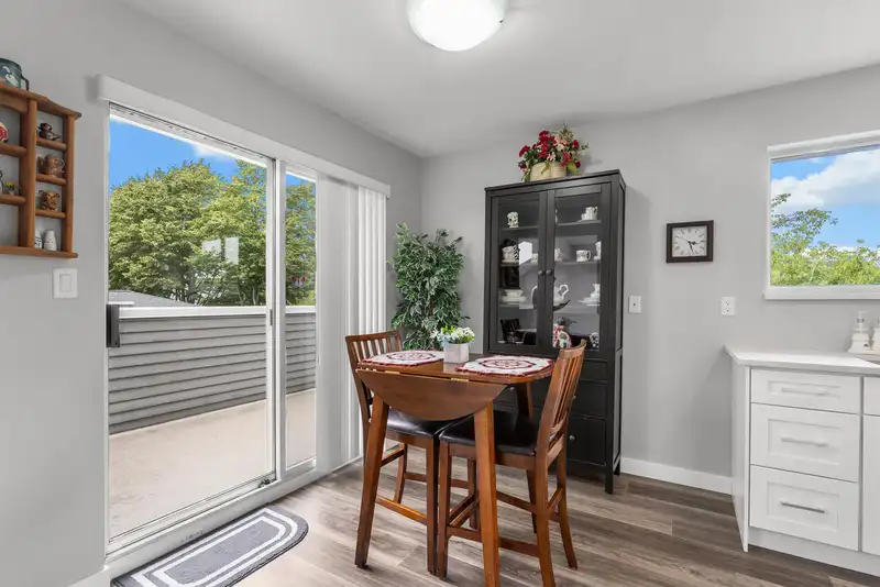 2 6320 48A AVENUE - photo 4 of 40