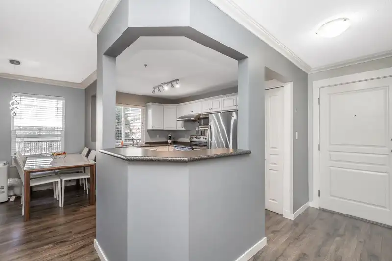 209 33480 GEORGE FERGUSON WAY - photo 3 of 32