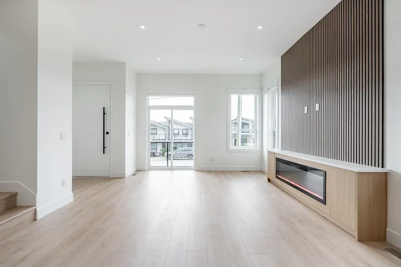 101 957 EDGAR AVENUE - photo 3 of 25