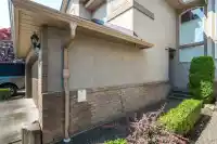 44 2525 YALE COURT - thumbnail 3