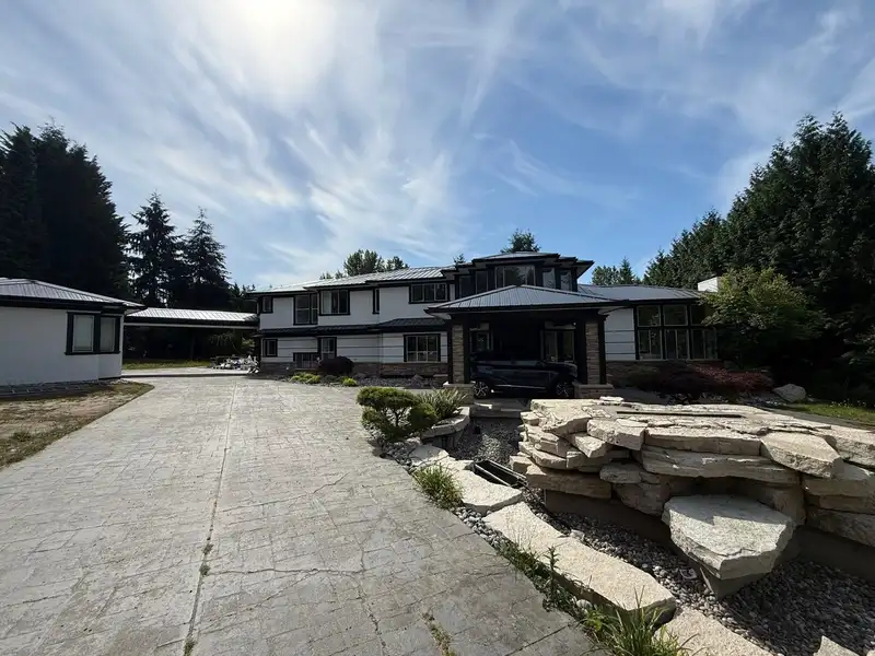 1404 CHARLOTTE CRESCENT - photo 3 of 5