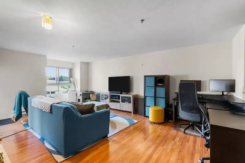 302 19721 64 AVENUE - photo 2 of 26