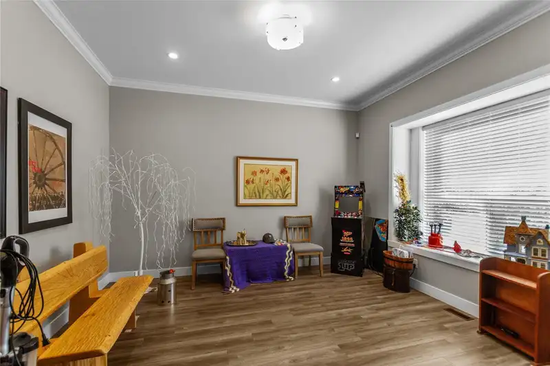 24265 112 AVENUE - photo 2 of 40