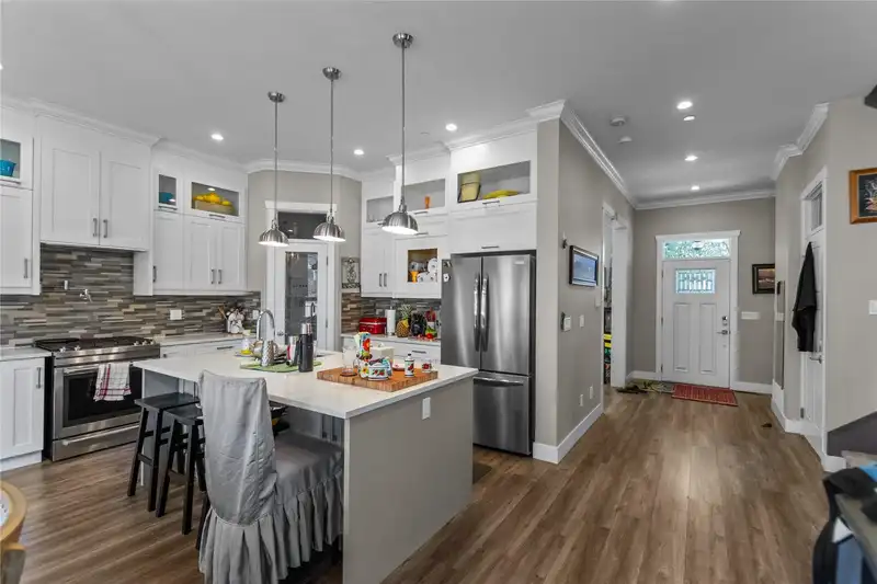 24265 112 AVENUE - photo 3 of 40