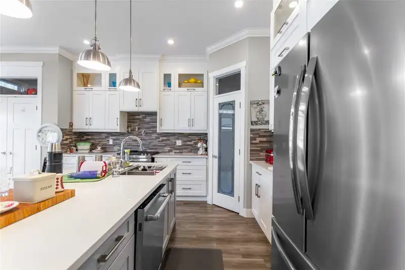 24265 112 AVENUE - photo 4 of 40