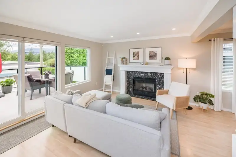 3338 MAHON AVENUE - photo 3 of 26