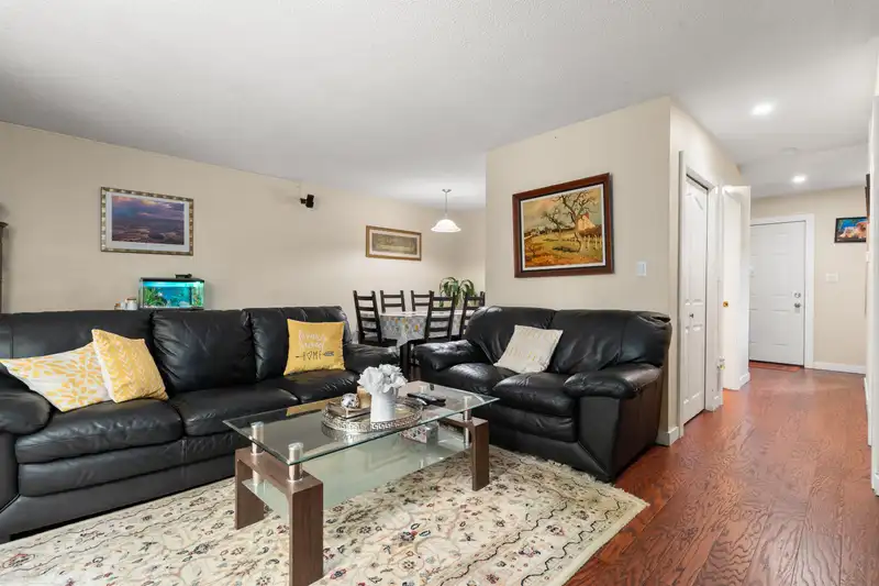 883 OLD LILLOOET ROAD - photo 4 of 30