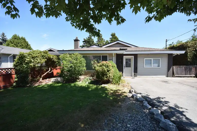 4642 53 STREET - photo 1 of 40