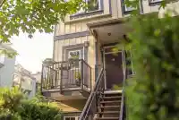 201 2263 TRIUMPH STREET - thumbnail 2