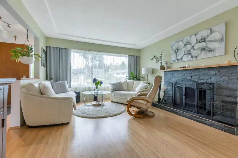 826 BALLANTRAE COURT - photo 2 of 39