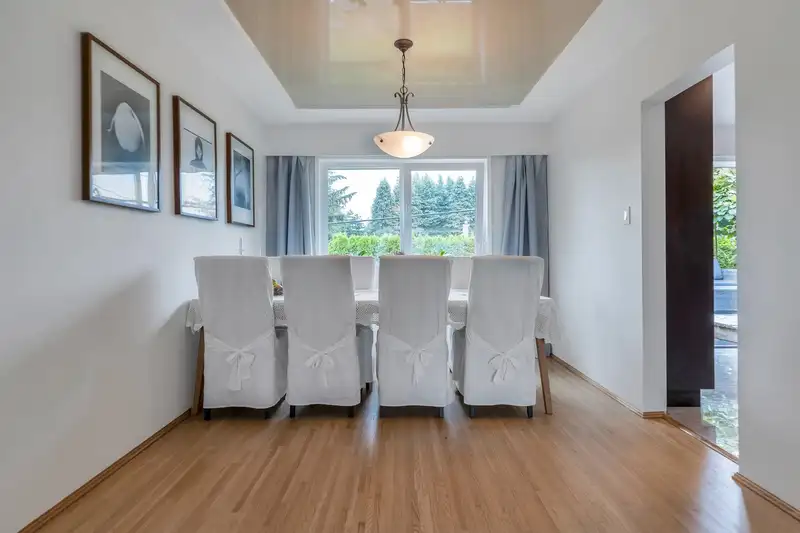 826 BALLANTRAE COURT - photo 3 of 39
