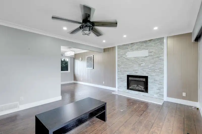 11331 SEAFIELD CRESCENT - photo 1 of 38