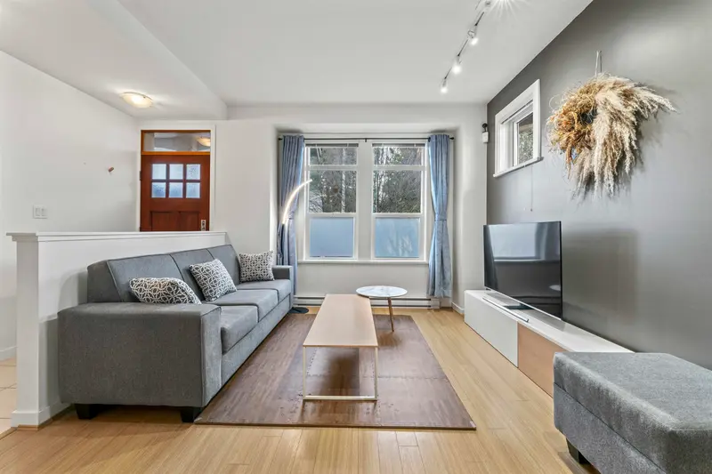 15 5771 IRMIN STREET - photo 1 of 25