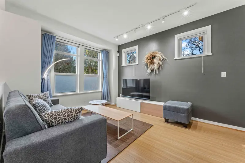 15 5771 IRMIN STREET - photo 4 of 25