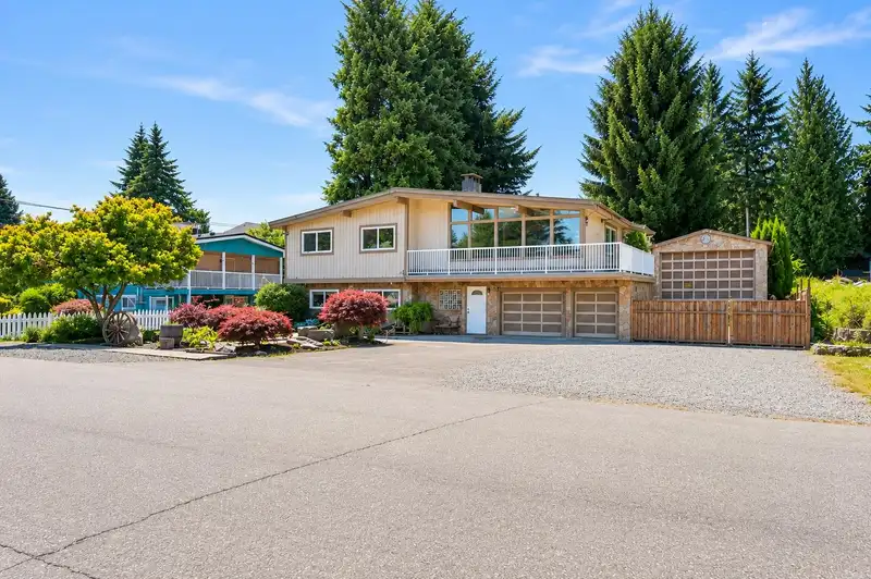 33222 HAWTHORNE AVENUE - photo 1 of 40