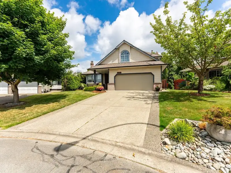 6089 185 STREET - photo 1 of 40
