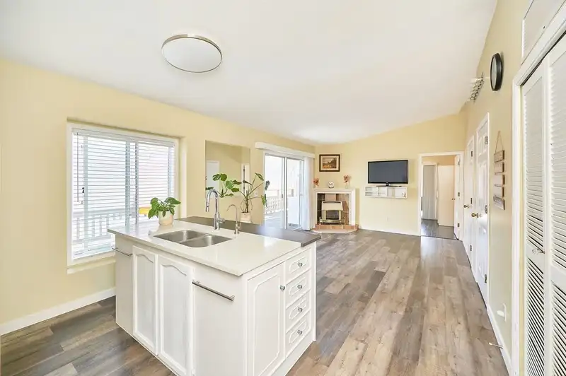 67 1400 164 STREET - photo 1 of 40